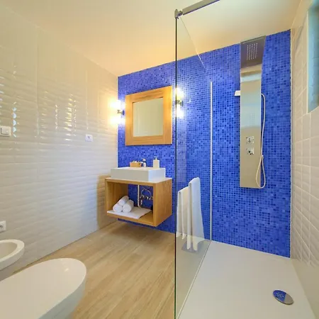 Villa Luxury Ive With Heated Pool, Finnish Sauna, Infrared Sauna, Pet Friendly
