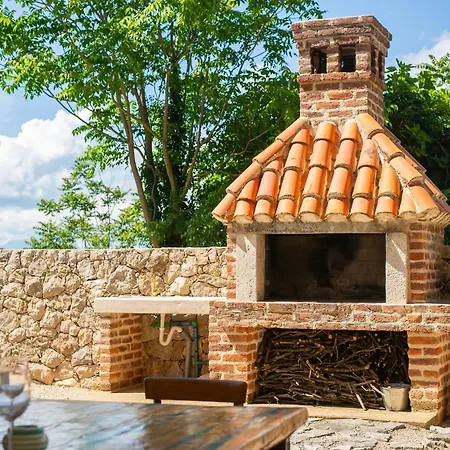 Villa Luxury Ive With Heated Pool, Finnish Sauna, Infrared Sauna, Pet Friendly Vrh (Krk)