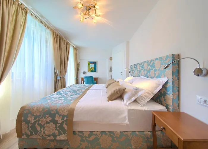 Luxury Ive With Heated Pool, Finnish Sauna, Infrared Sauna, Pet Friendly Vrh (Krk)