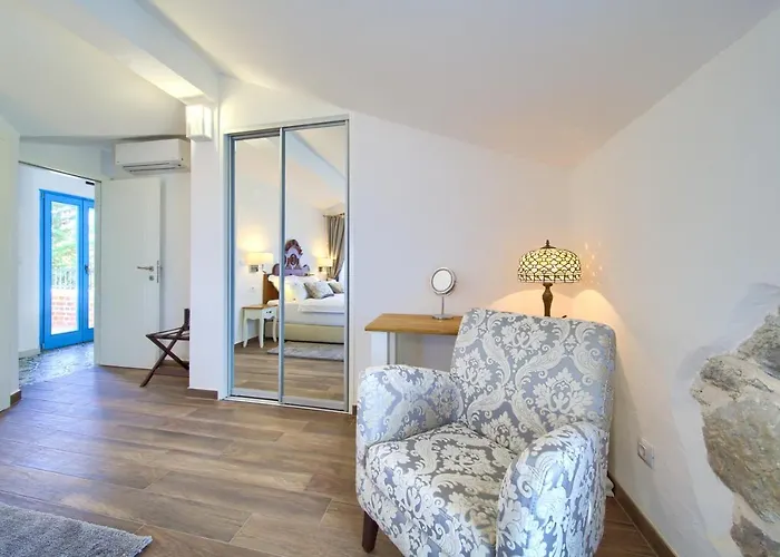 Luxury Ive With Heated Pool, Finnish Sauna, Infrared Sauna, Pet Friendly *