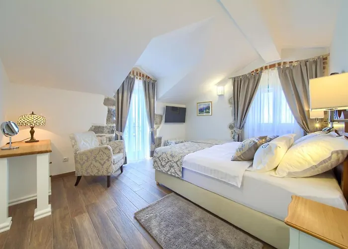 Luxury Ive With Heated Pool, Finnish Sauna, Infrared Sauna, Pet Friendly Vrh (Krk)