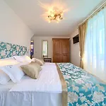 Luxury Ive With Heated Pool, Finnish Sauna, Infrared Sauna, Pet Friendly Вилла