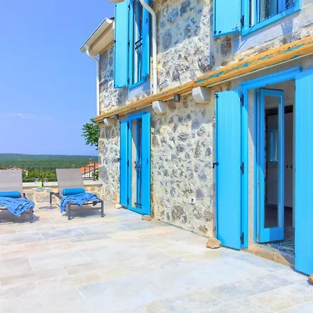 Private Wellness Villa Ive Heated Pool & 2 Saunas, Pet Friendly
