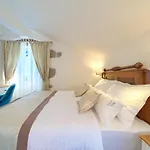 Villa Luxury Ive With Heated Pool, Finnish Sauna, Infrared Sauna, Pet Friendly