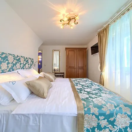 Luxury Ive With Heated Pool, Finnish Sauna, Infrared Sauna, Pet Friendly Villa