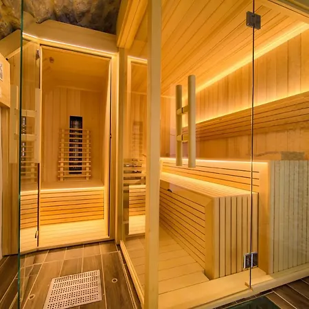 Luxury Ive With Heated Pool, Finnish Sauna, Infrared Sauna, Pet Friendly Villa