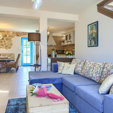 Luxury Ive With Heated Pool, Finnish Sauna, Infrared Sauna, Pet Friendly Villa *