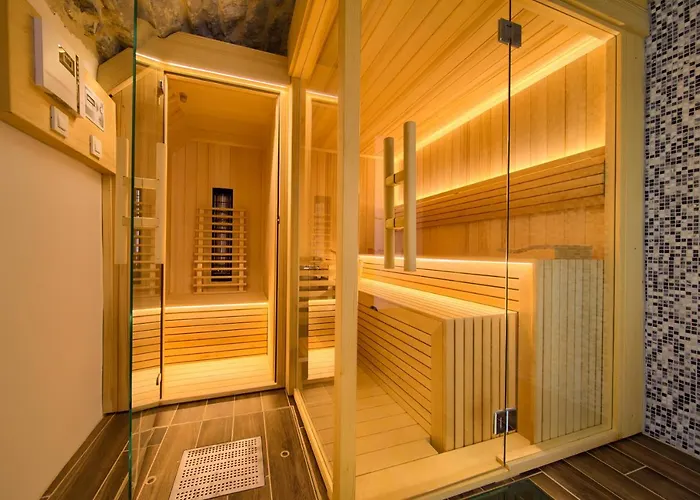 Luxury Ive With Heated Pool, Finnish Sauna, Infrared Sauna, Pet Friendly Villa